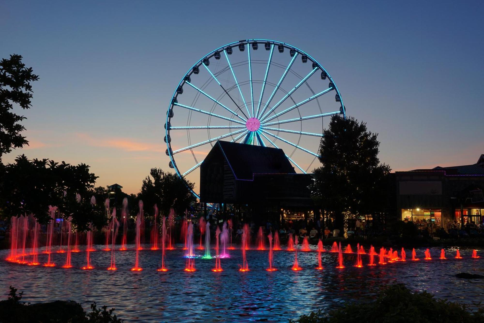 Smoky Bear Lodge With Guest House, Hot Tub, 1089 Free Tickets Each Paid Day, Dollywood And More Sevierville Luaran gambar