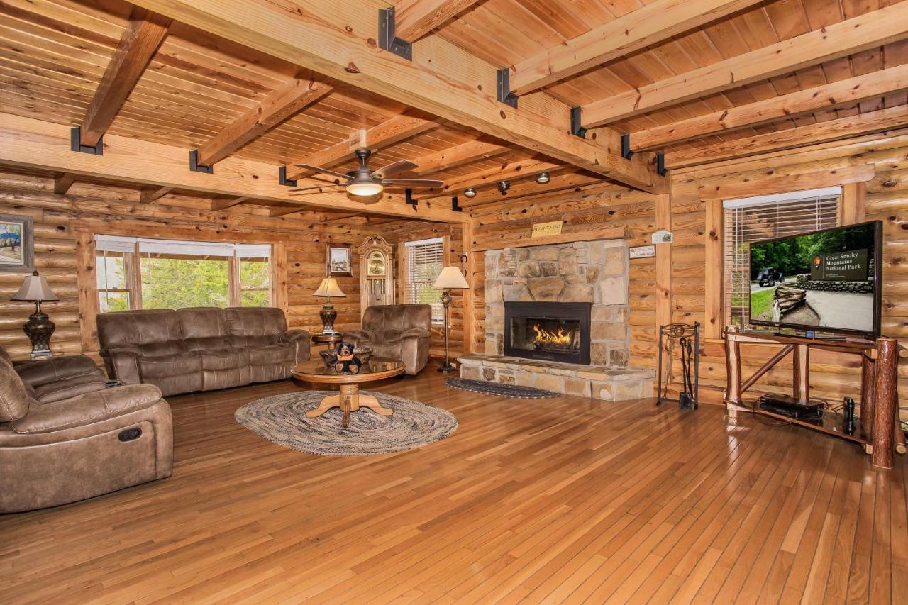 Smoky Bear Lodge With Guest House, Hot Tub, 1089 Free Tickets Each Paid Day, Dollywood And More Sevierville Luaran gambar