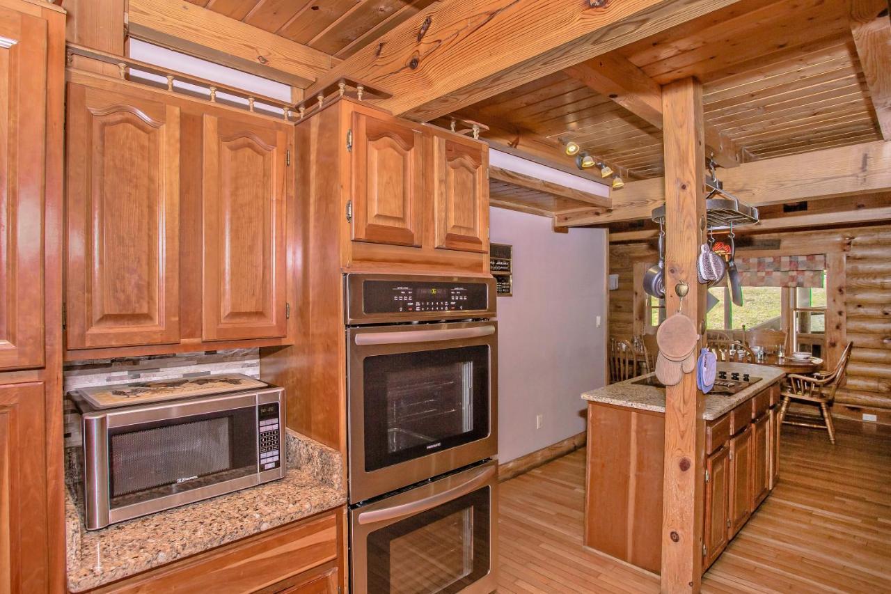 Smoky Bear Lodge With Guest House, Hot Tub, 1089 Free Tickets Each Paid Day, Dollywood And More Sevierville Luaran gambar