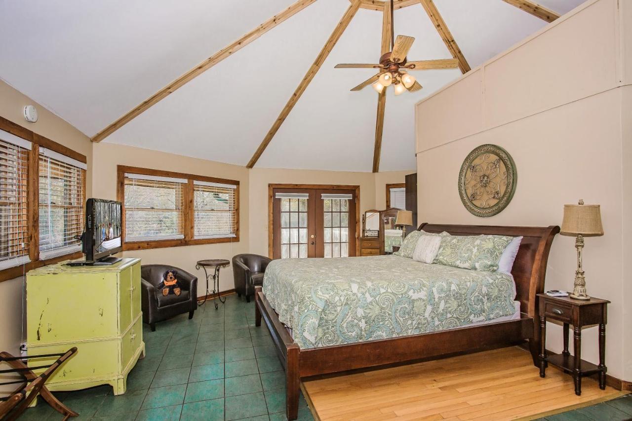 Smoky Bear Lodge With Guest House, Hot Tub, 1089 Free Tickets Each Paid Day, Dollywood And More Sevierville Luaran gambar