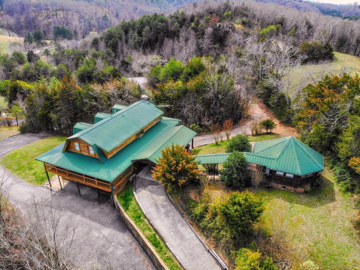 Smoky Bear Lodge With Guest House, Hot Tub, 1089 Free Tickets Each Paid Day, Dollywood And More Sevierville Luaran gambar