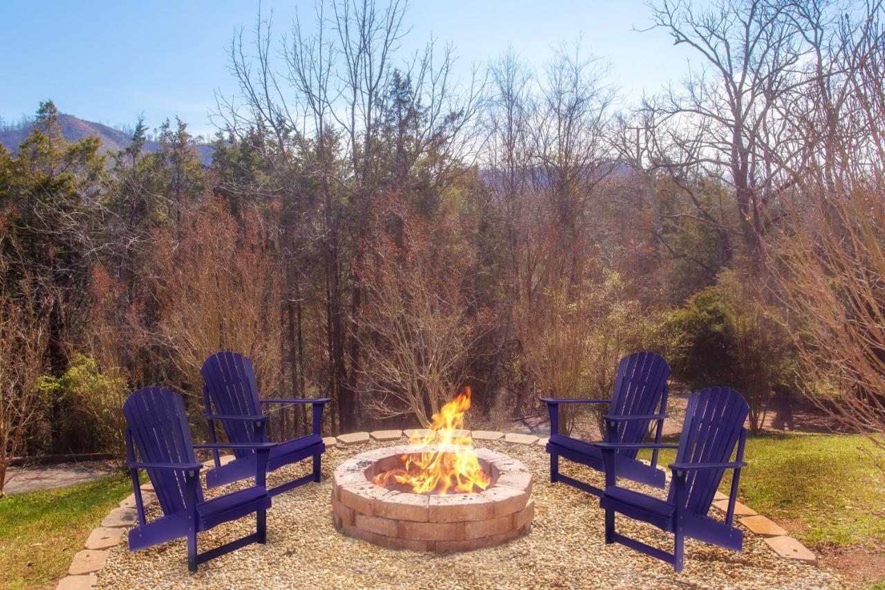 Smoky Bear Lodge With Guest House, Hot Tub, 1089 Free Tickets Each Paid Day, Dollywood And More Sevierville Luaran gambar